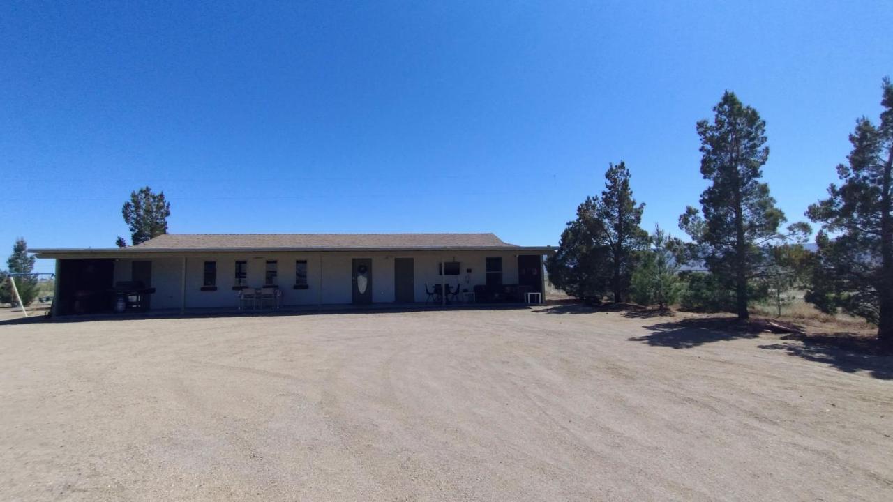 Falcon Cottage Pahrump Esterno foto